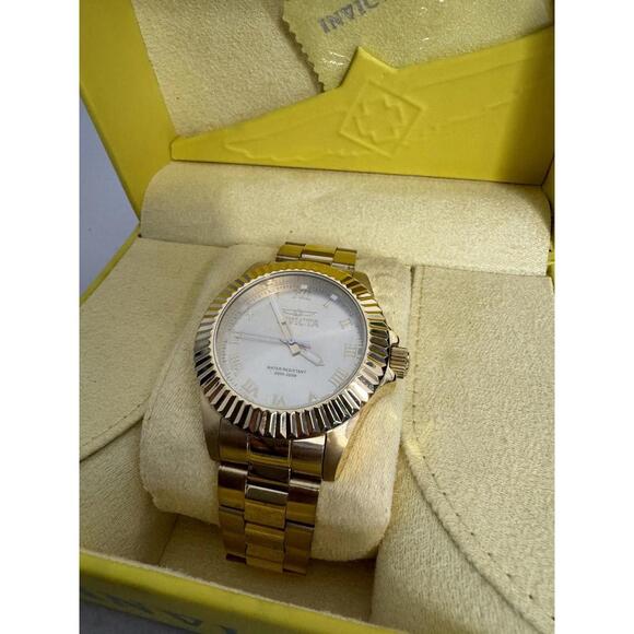 invicta mens watch pro diver Model 16739 Brand New